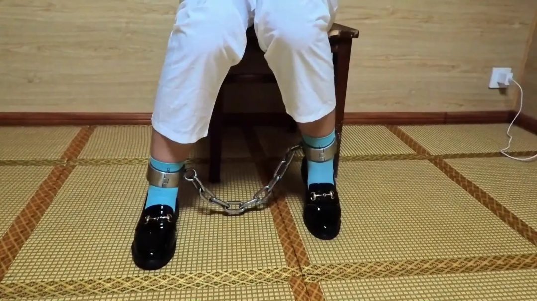 【定拍】白色汉服（囚服），铁镣铐后手椅子缚！-3