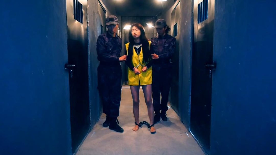 四集法制连续剧《罪恶通奸下场 》 第一集 就买通她老公情人杀害自己的老公-8