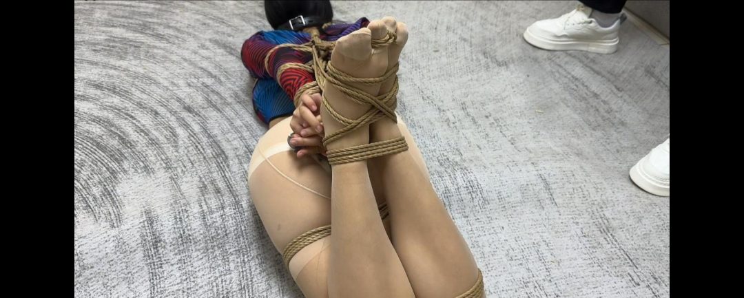 卖到淫窟的女侦探上集 驴驴主演 胸大演技好 口球 驷马脚趾紧缚 电击 鞭打屁股 挠脚心 定身 连体泳衣内衣-6 卖到淫窟的女侦探上集 驴驴主演 胸大演技好 口球 驷马脚趾紧缚 电击 鞭打屁股 挠脚心 定身 连体泳衣内衣-6