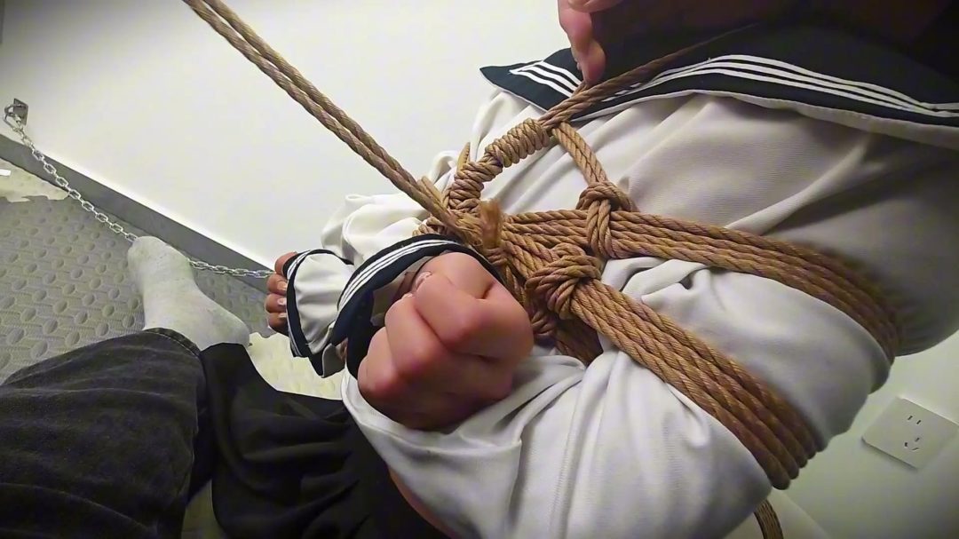 【中二病】佩佩JK白丝，紧缚驷马，密闭拘束，充气口球初体验，第一视角-12