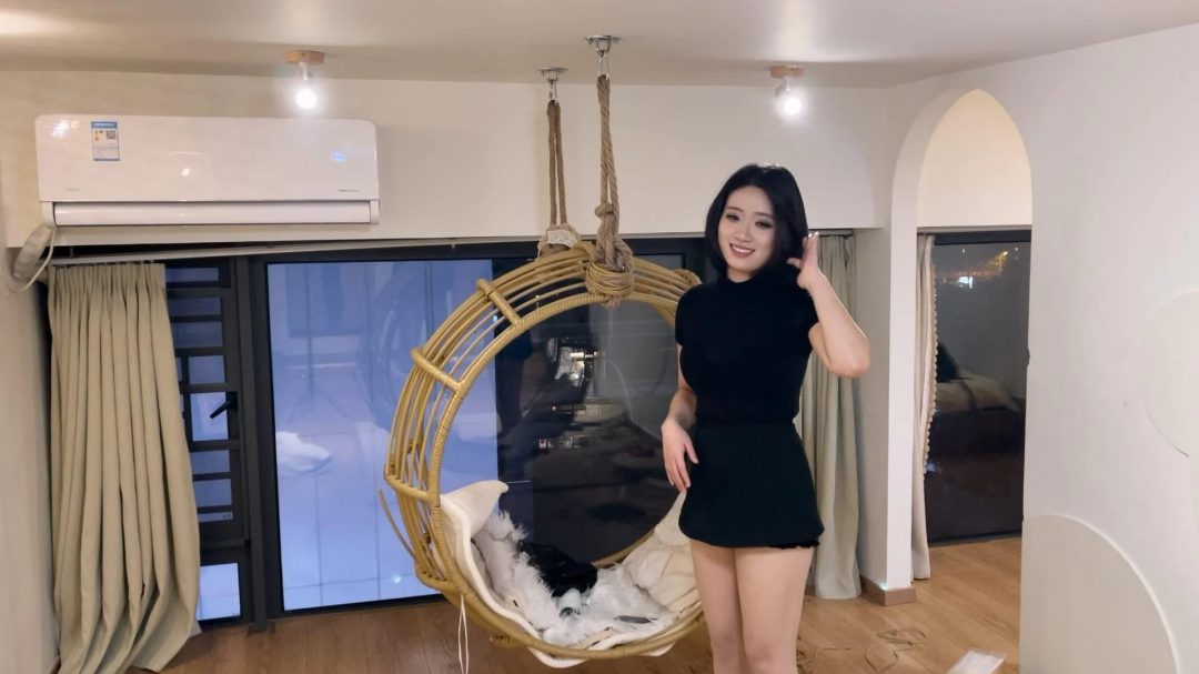 奥特曼定拍：御姐女S十一日式直立踮脚吊+口球超长放置90分钟-2