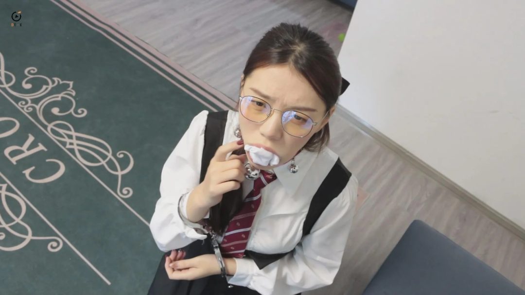 《私人订制会所》被拐卖进私人会所的少女，求助不成反被套路-3