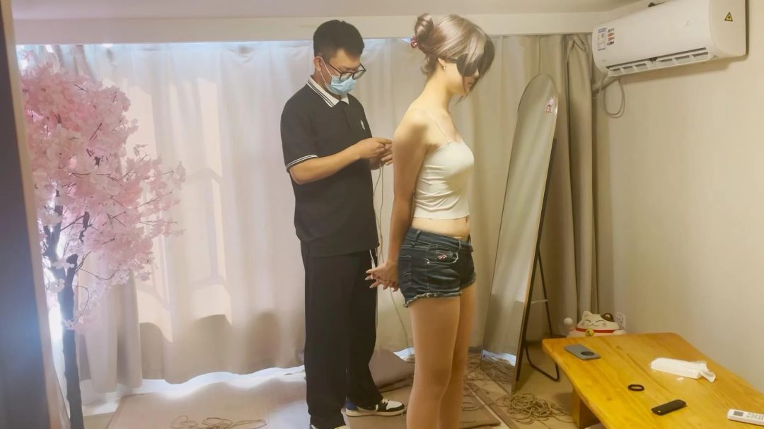 定拍奥特曼新模：身材非常好的妹子 一小时欧式直臂驷马紧缚放置-3