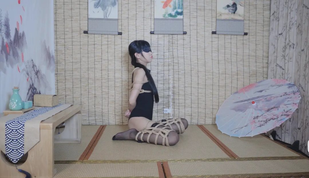 死库水泳衣，蕾丝边黑丝，分腿缚，口球-5