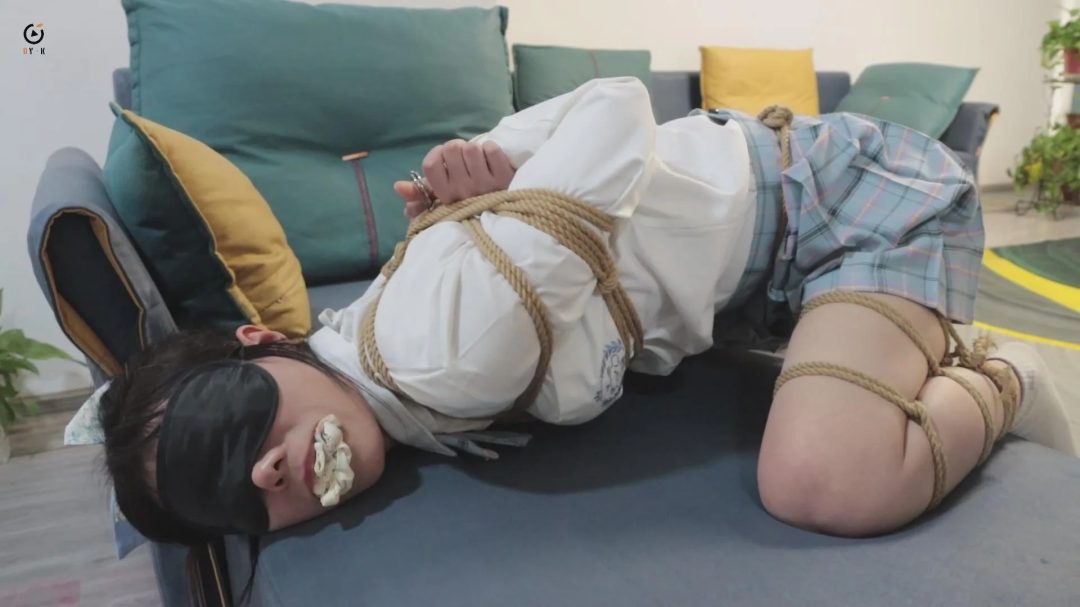 【得意客定拍】《毒舌女友很宠我》受不了女友毒舌？那咱不忍了！绑了堵嘴打屁股去！还敢嚣张吗？！-6