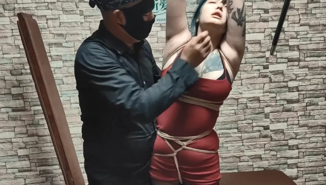 前男友报复【李可儿】剧情 强制 吊缚 揉胸 虐待 抽打-4