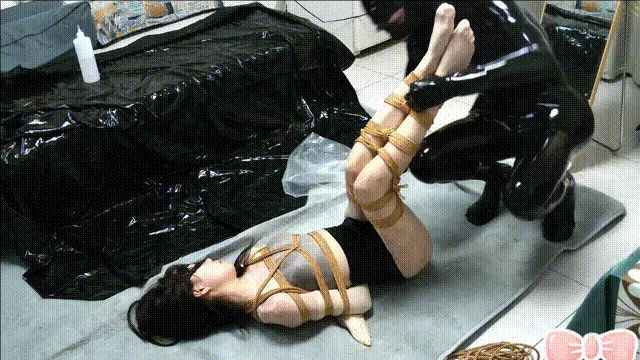 《真女与伪娘》乳胶潇潇逆袭美美!连身肉丝严密KBTJ,塑料袋套头,筋膜枪马力全开-4 《真女与伪娘》乳胶潇潇逆袭美美!连身肉丝严密KBTJ,塑料袋套头,筋膜枪马力全开-4