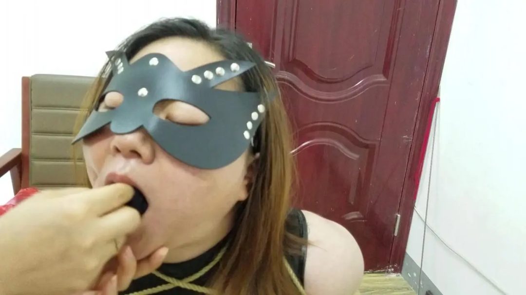 记忆之绳定拍：男女S捆捆堵折磨中年胖女M-4