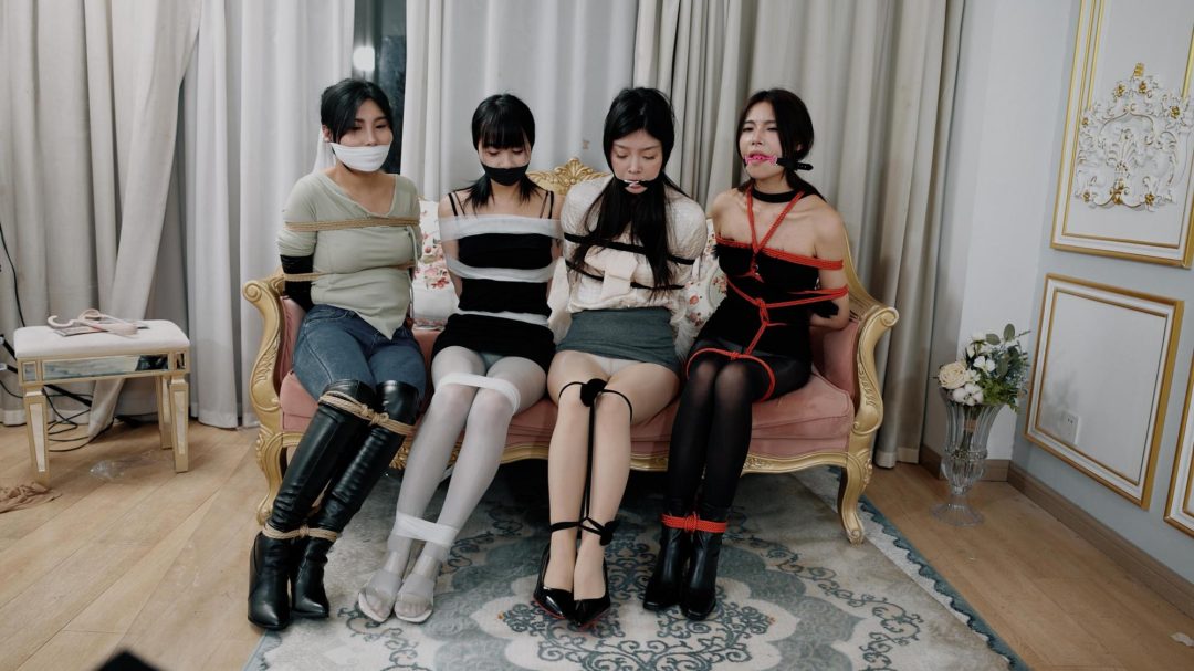 同时绑住四个美女-5