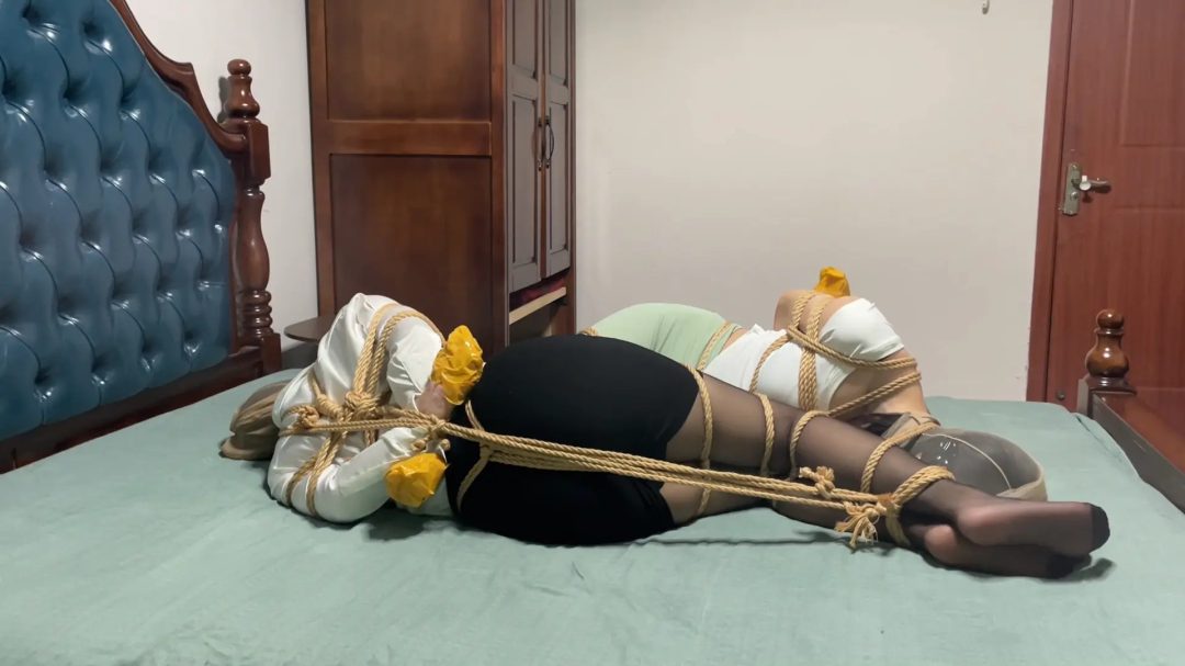 【云雀定拍】《侦探双姝的劫难 下》侦探丽人李然柳洋惨遭头脚连缚,胶带蒙眼封嘴丝袜套头剥夺五感-5 【云雀定拍】《侦探双姝的劫难 下》侦探丽人李然柳洋惨遭头脚连缚,胶带蒙眼封嘴丝袜套头剥夺五感-5