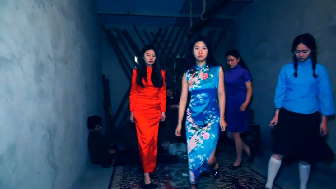 新片《女子特别行动队》 下集 女子别动小队把土匪全部消灭回去又被军统特派员差点侵犯-8