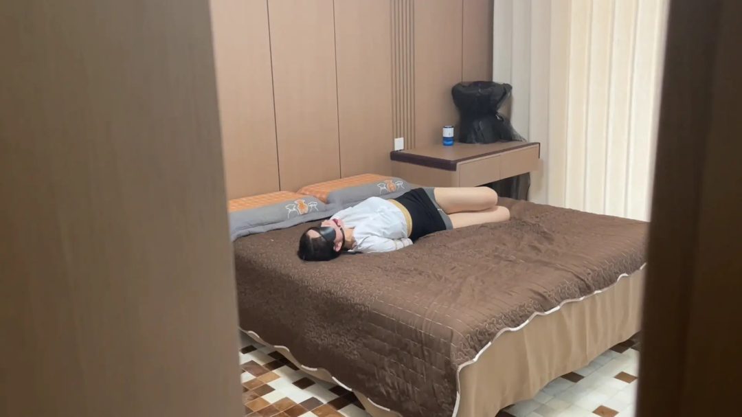 【云雀定拍】《不自量力的女飞贼 上》女特工居家自缚太过大意,女飞贼趁虚而入将其迷晕并捆绑玩弄-6 【云雀定拍】《不自量力的女飞贼 上》女特工居家自缚太过大意,女飞贼趁虚而入将其迷晕并捆绑玩弄-6