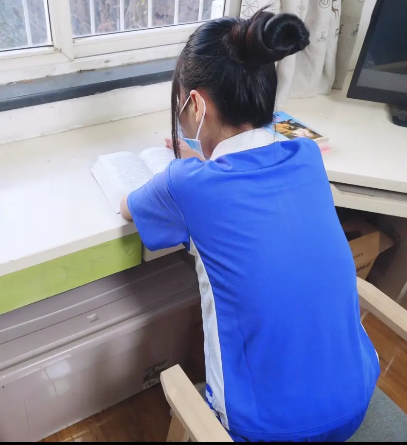 定拍女学生遭袭之捆绑挣扎-5