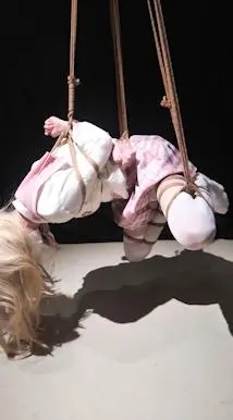 小枫的jk拘束，麻绳跪缚吊缚-3