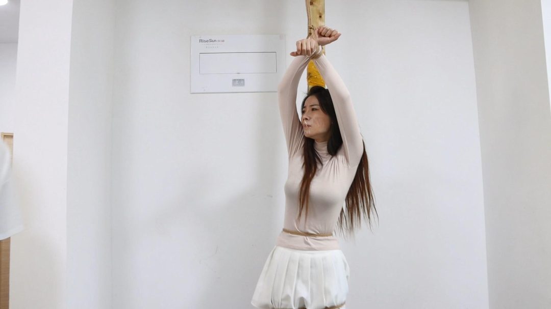 柳洋主演DID剧情片《少妇家暴危机》（下）美貌少妇惨遭老公酷刑拷问痛苦放置全包！-13