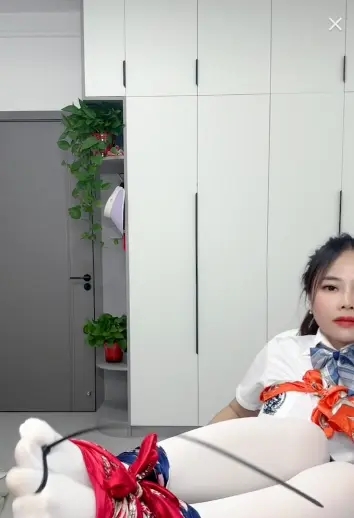 鱼糯糯 白丝女主播丝巾扎带自缚堵嘴蒙面-3