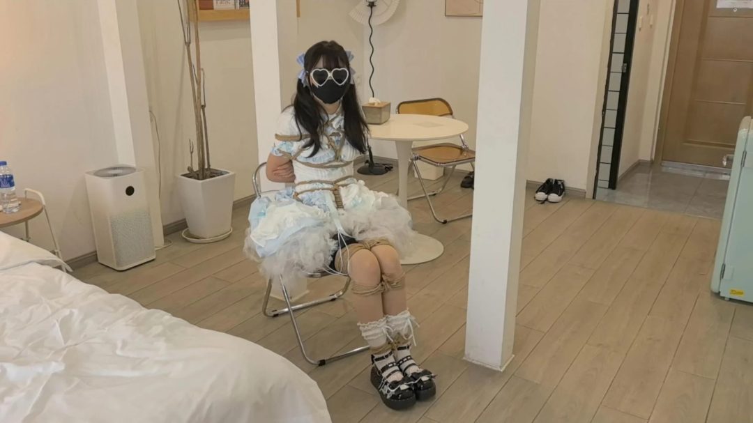 【定拍束缚lo娘限制行动】挺有趣的剧本 看着不难 操作起来一点都不简单 束缚小M限制行动 电击器稳定输出 分别用几种方式束缚 藏好玩具开关 让束缚中的M自行寻找关闭 一边电击-3 【定拍束缚lo娘限制行动】挺有趣的剧本 看着不难 操作起来一点都不简单 束缚小M限制行动 电击器稳定输出 分别用几种方式束缚 藏好玩具开关 让束缚中的M自行寻找关闭 一边电击-3