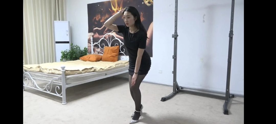 【逍遥订拍】女老师的噩梦 疯狂摆弄 挠脚心 点穴元素 定身折磨一小时 演技很好不要错过！-1
