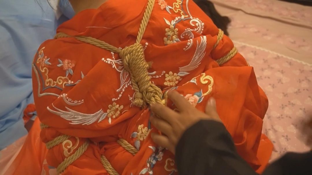 一绳有你工作室定拍：《侠女传说》上 采花贼洞房绑走新娘-8