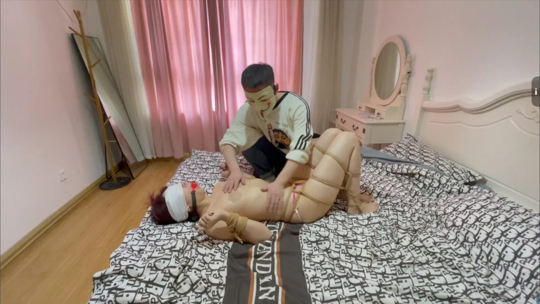 珊珊TJ危机 狗爬训练 驷马 捆绑 挠痒 束缚蒙眼-9