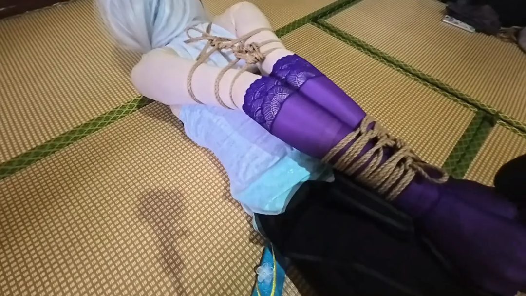 流萤cos 耐力很强的新人，欧式直臂折腿紧缚放置挣扎-1