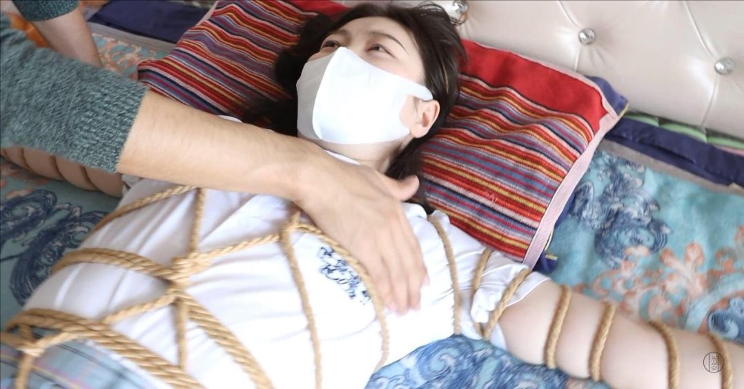DID剧情片《变态继兄》（上）可怜女孩被继兄秘密囚禁家中折磨逼问-3