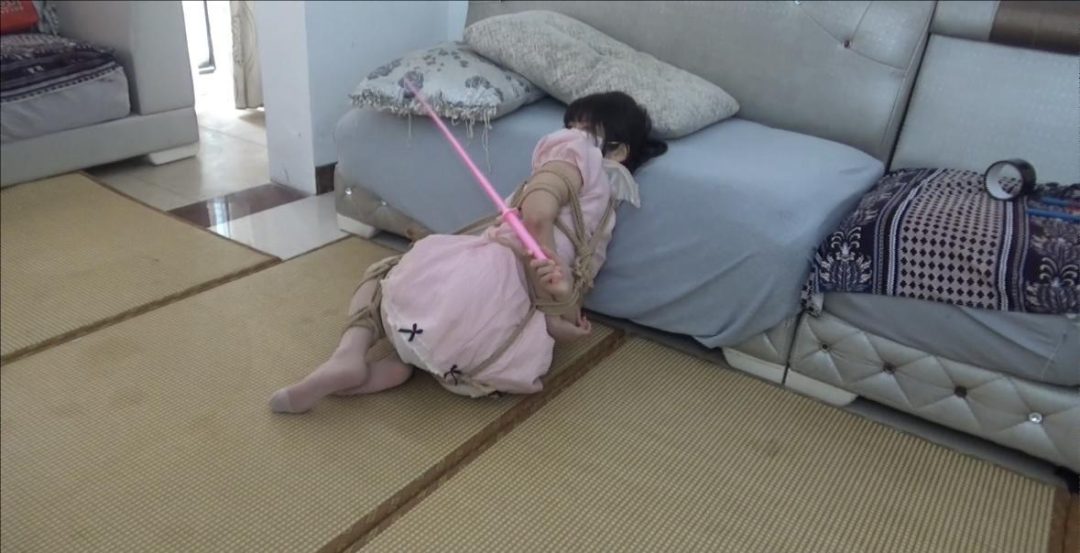 赌上尊严 胜者为王 败者为繩奴的剑士对决 M字开腿缚太羞耻了-4