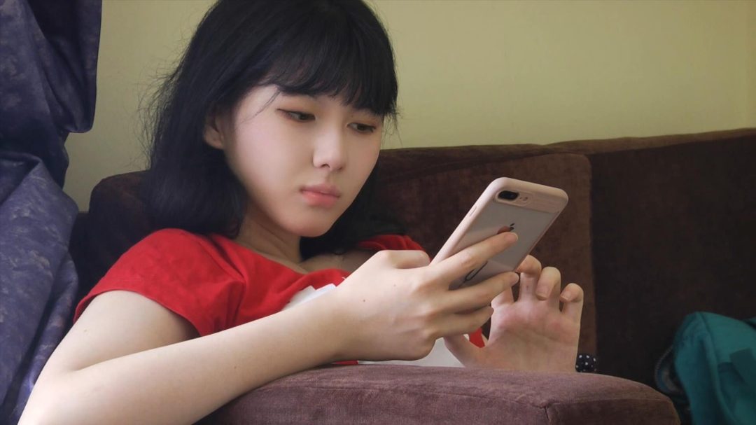 馨颖纪实片《放课后前传》：舔脚，咬脚趾，即兴TK，短肉丝，细绳勒脖子反手吊-2