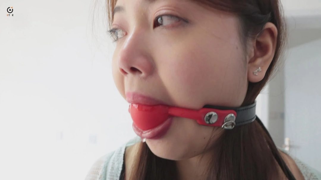 【得意客定拍】《古怪的家庭教师》少有的熟女类型模特的尝试，如此家教何愁学业不成？-9