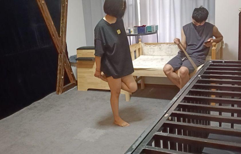 犯错小馨的体罚-2