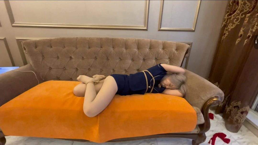 原创上门按摩 技师被反绑在沙发上任客人肆意-3