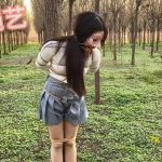 小仙女体验小树林捆绑 强力揉胸+口球 调教