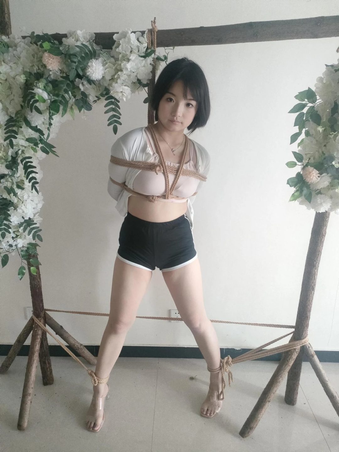 人妻美女驷马TK挠痒地狱!亲吻+驷马+挠脚心+挠痒+SP打屁屁+抚摸蹂躏-4 人妻美女驷马TK挠痒地狱!亲吻+驷马+挠脚心+挠痒+SP打屁屁+抚摸蹂躏-4