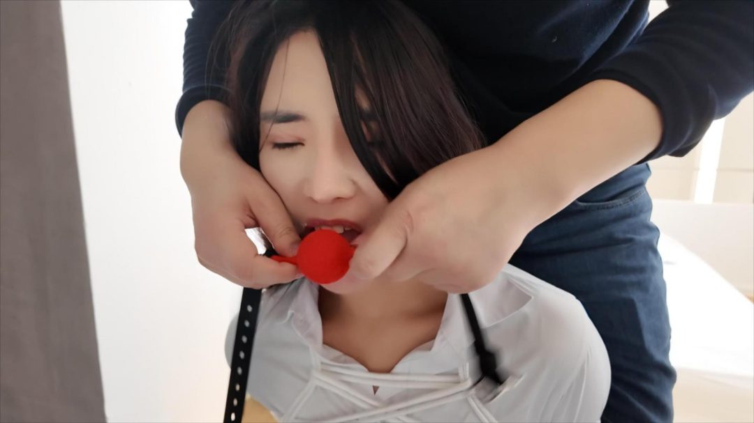 【李大侠】寻芳猎艳 十一的黑丝OL走绳和湿身调教-8