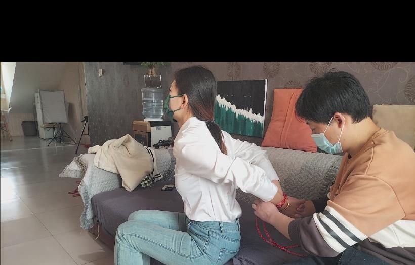 新模红绳讲述挑战如被坏人捆绑绑架，如何利用手机和道具逃脱求生，不断挣扎-2