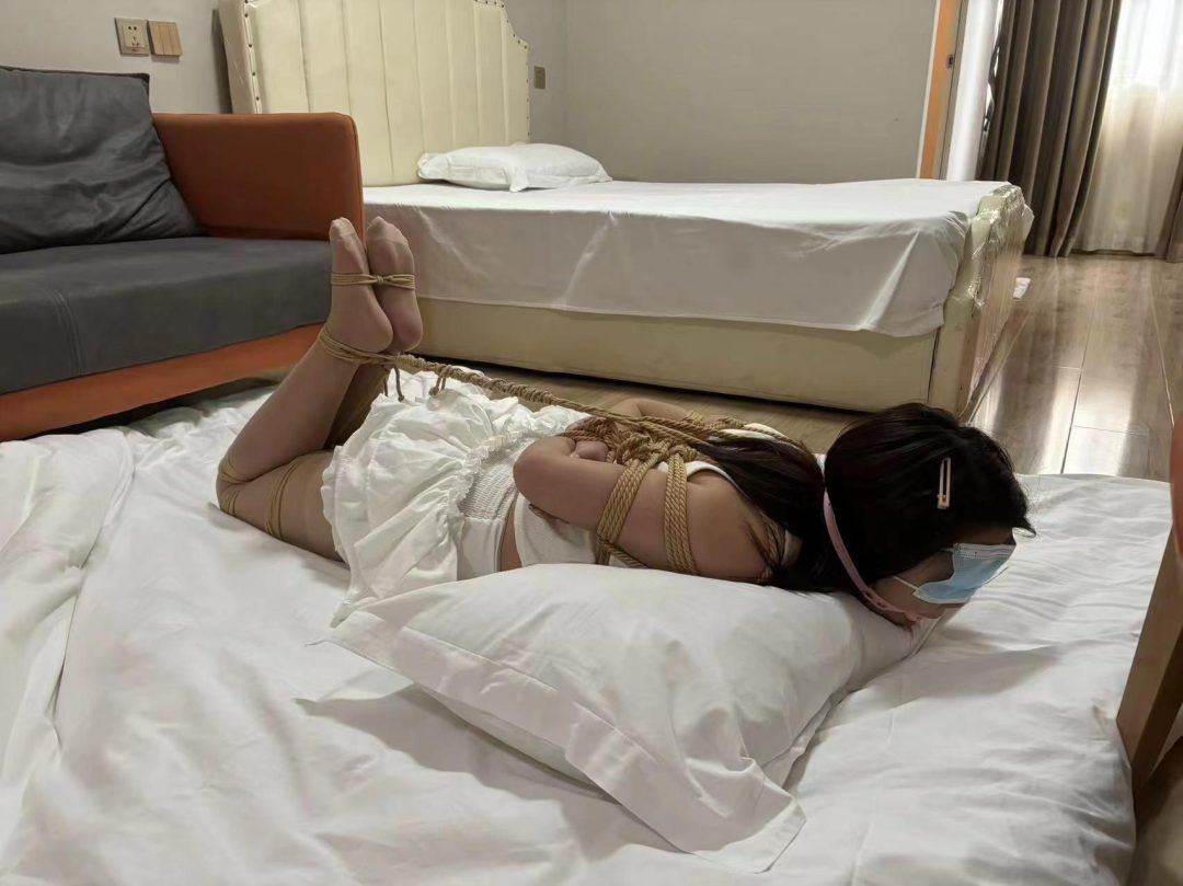 约拍女大学生小恩第一集-3