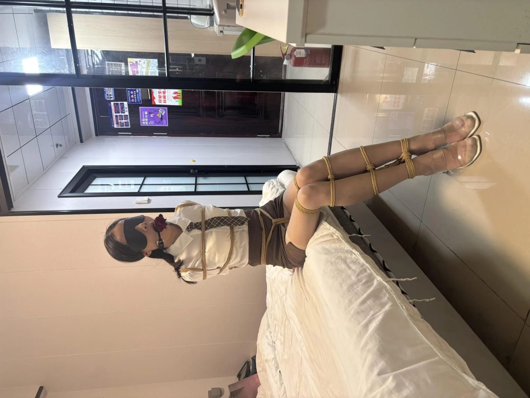 晓楠体验 肉丝高跟 口球 驷马 tk 黑丝 旗袍-2