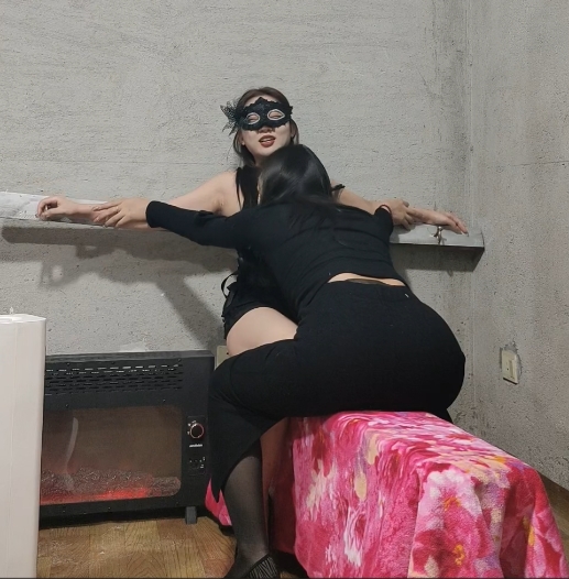 母女组合重磅来袭、笑刑惩罚、脚底挠痒、折磨女儿（上）-4