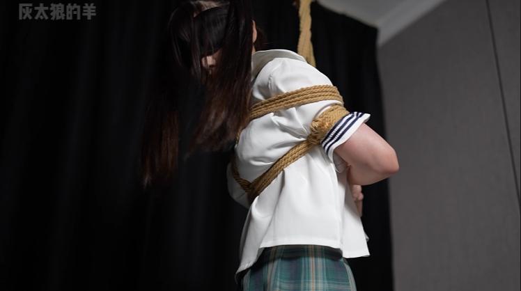 双马尾jk少女被缚后情绪大爆发-9