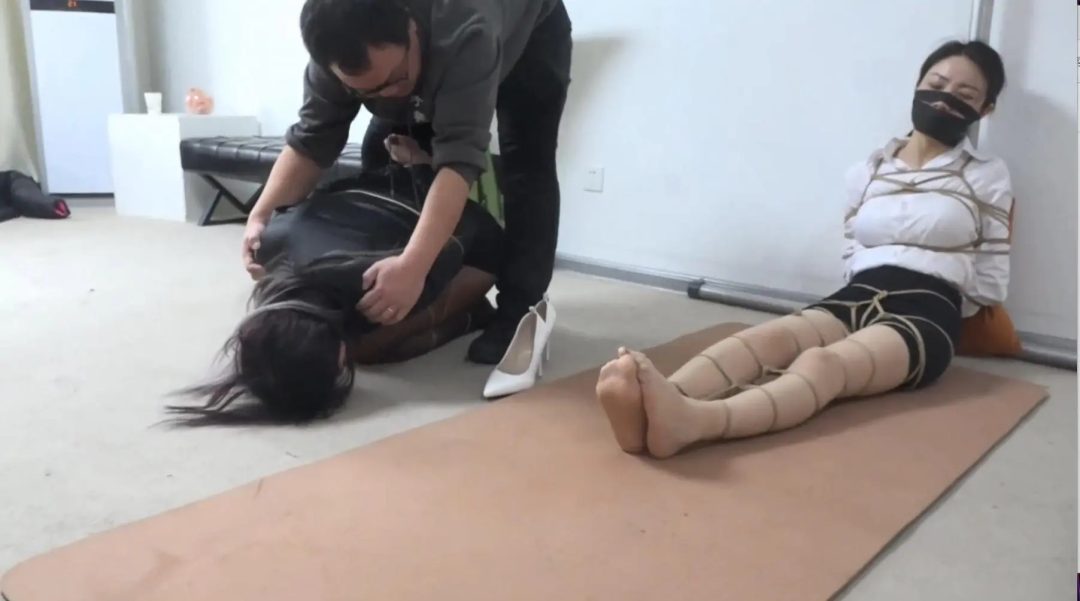 逍遥定制 —加班遇难记，OL柳杨曼妮惨遭劫持-6