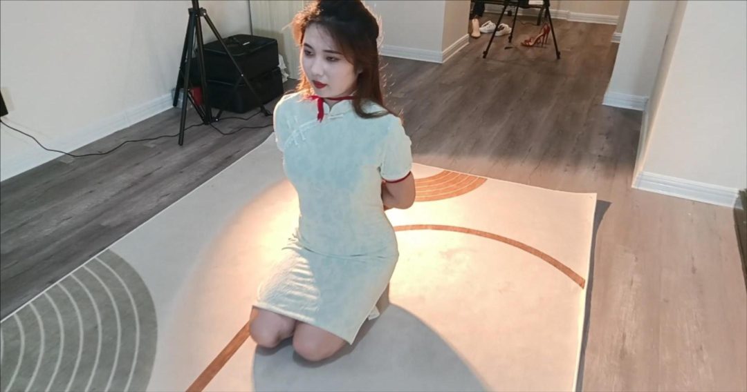 筱慧，温婉女孩的旗袍红绳游戏，曼妙跪缚与嫩足之虐-1