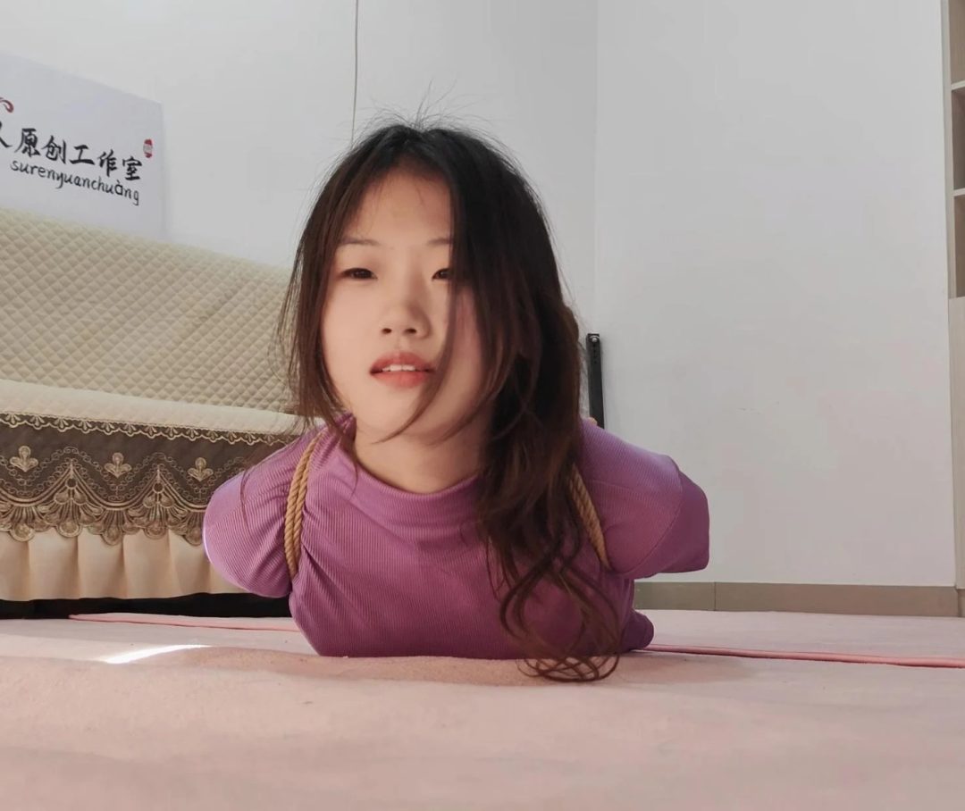 研究生美女晓麦瑜伽套装五花极限驷马 疼得叫胳膊骨头快断了-7