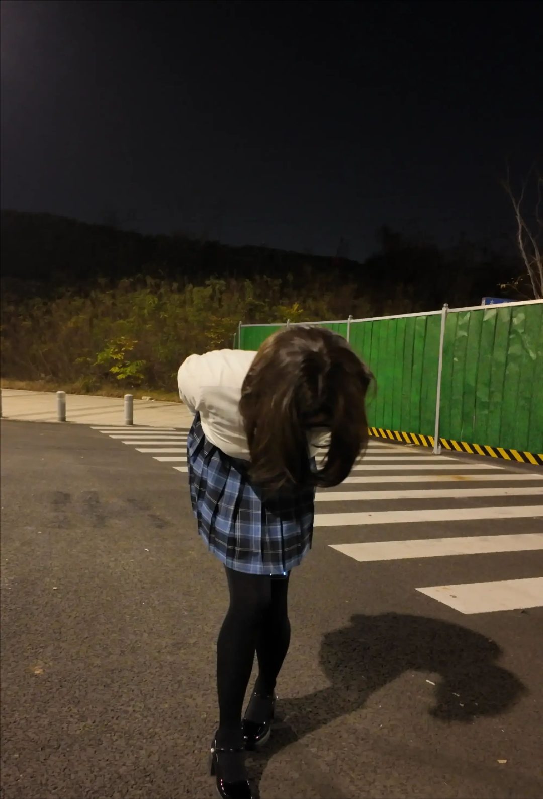 户外JK郊狼过马路挑战SubM-1