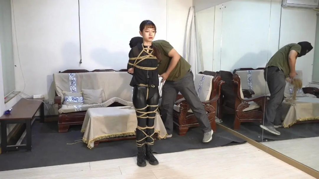 菜鸟刑讯师与美女怪盗全集发售-6 菜鸟刑讯师与美女怪盗全集发售-6