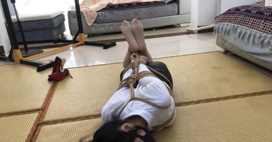 【佳怡】性感职业装红底高跟鞋➕油亮丝袜 超紧直臂驷马缚➕zdb折磨 酸酸麻麻又很疼让妹子痛不欲生 ➕tk ➕踩➕扯头发-3 【佳怡】性感职业装红底高跟鞋➕油亮丝袜 超紧直臂驷马缚➕zdb折磨 酸酸麻麻又很疼让妹子痛不欲生 ➕tk ➕踩➕扯头发-3