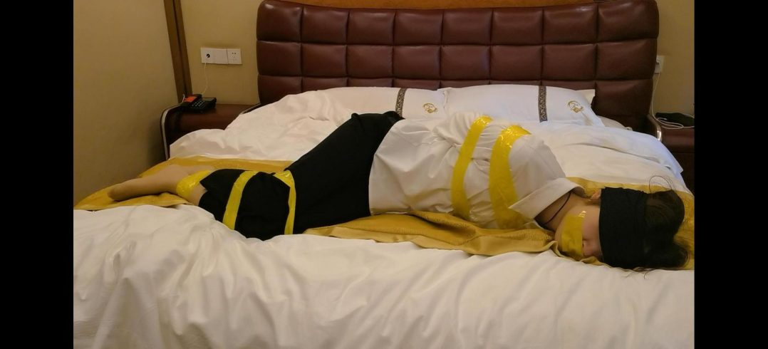 琳斓肉丝秘书装胶带挣扎-8