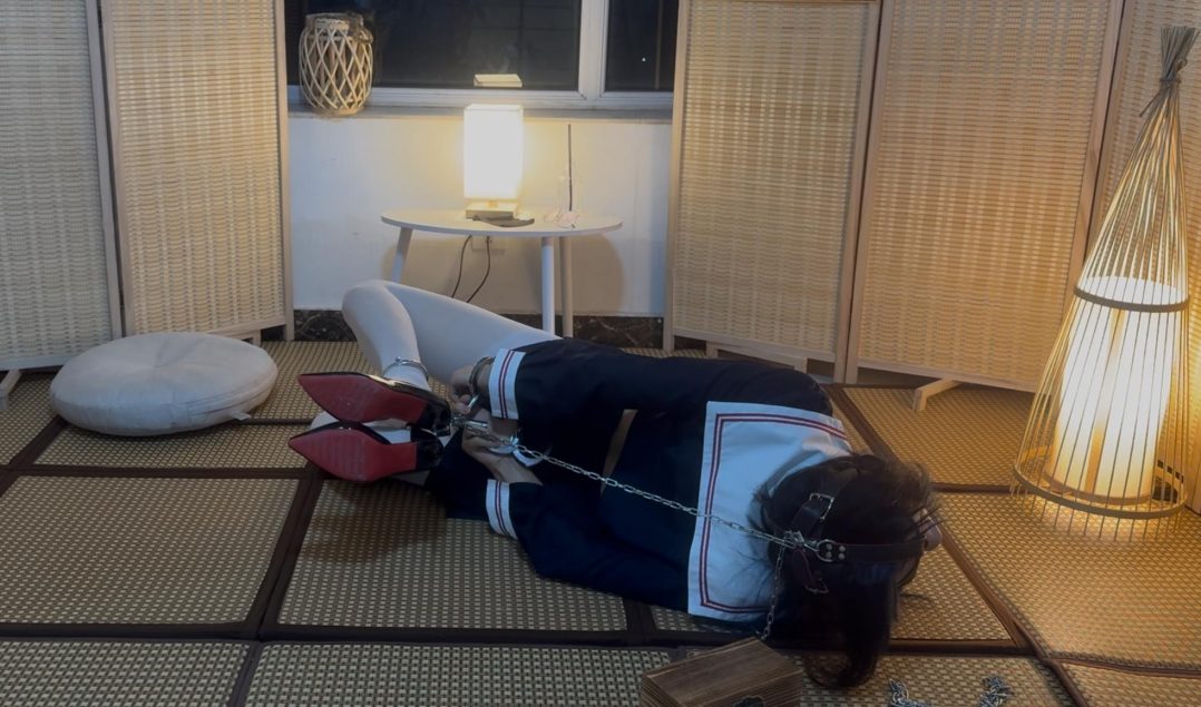 【柚里】全金属定时锁驷马自缚➕马具口球连脚强制抬头，这个姿势痛并爽着…-5