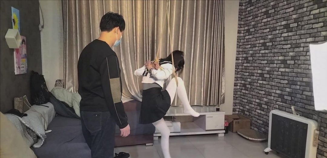 【蝶梦的特殊服务】单腿五花紧搏吊 口球丝袜堵嘴 眼罩蒙上了眼 鞭打-6