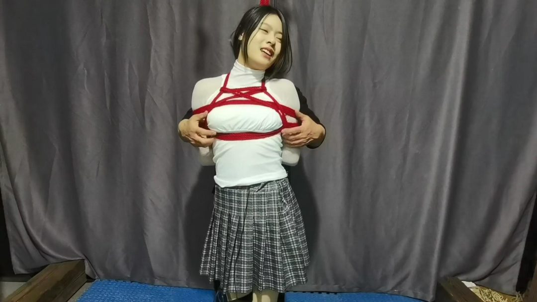 去无赖家里讨债,无赖不在家,正好见到无赖女儿,那就把无赖女儿当女奴玩弄.-8