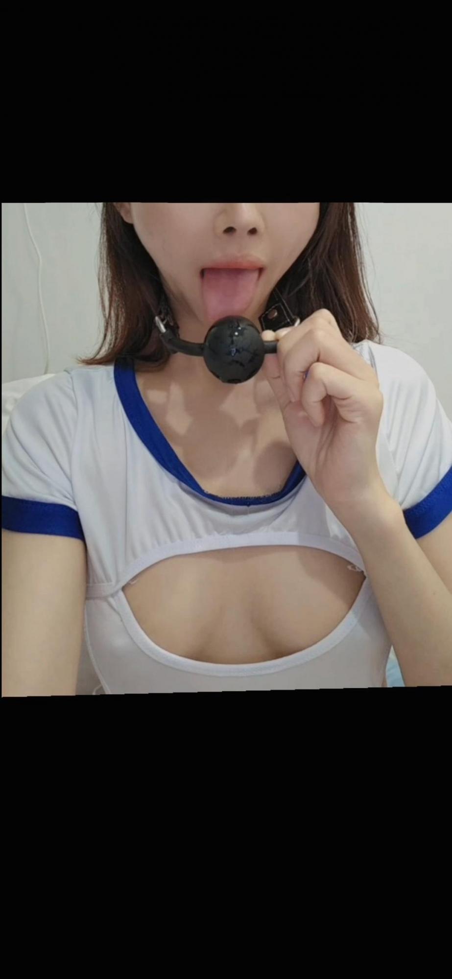 大学生小柔自拍口球流口水极度诱惑-1